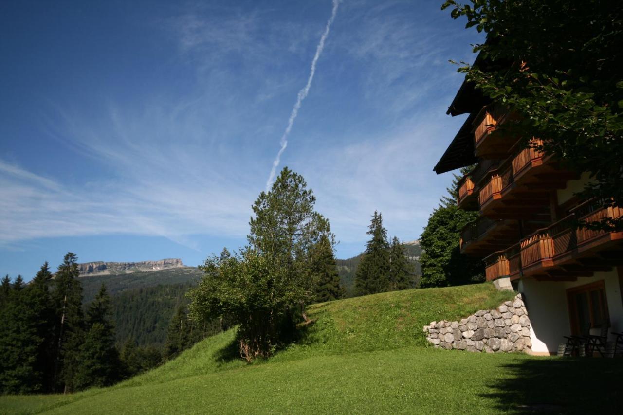 Hotel Bellevue Riezlern Luaran gambar